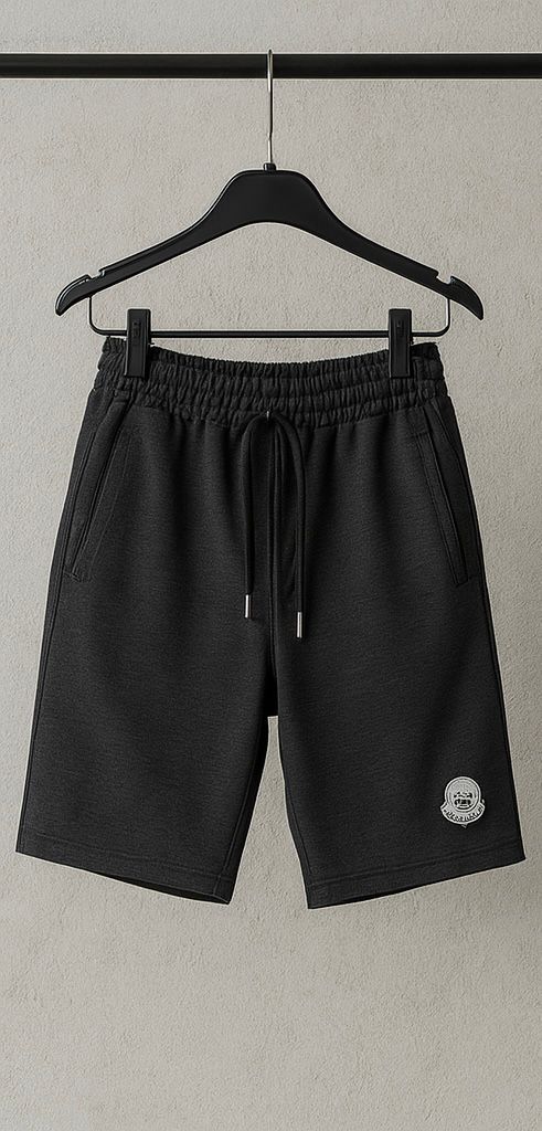 Pantaloni scurți „Black Crest” – Eleganță sport într-un look casual