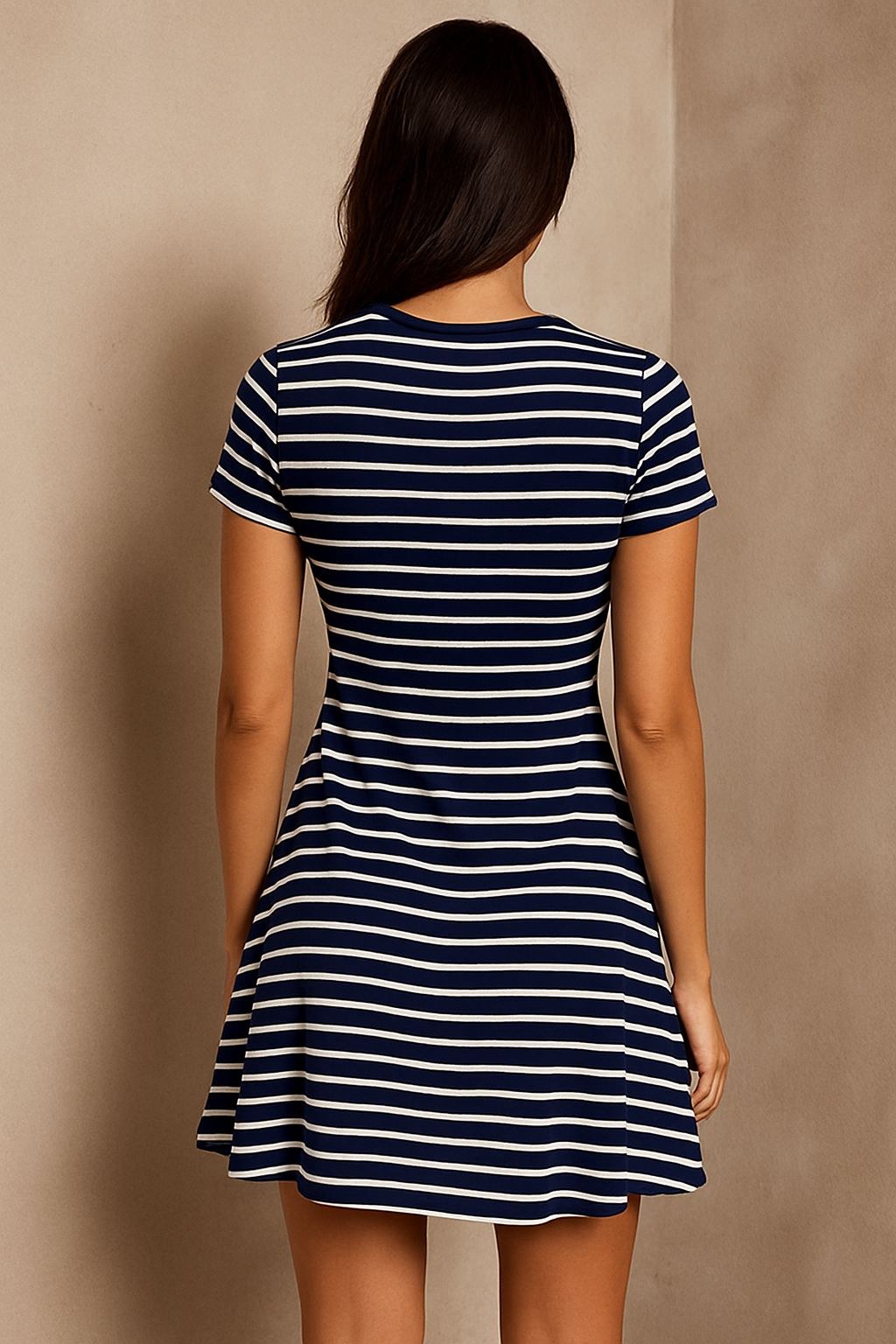 Rochie casual bleumarin cu dungi albe – croială cambrată