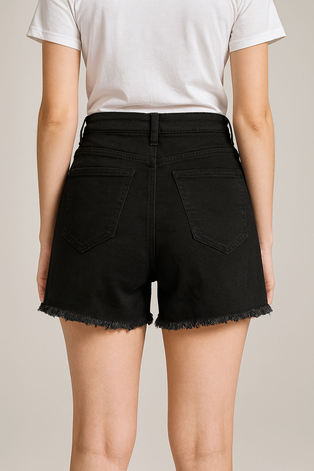 Pantaloni scurți negri din denim cu perle metalice – „Midnight Studs”